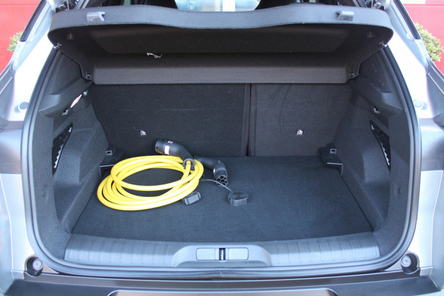 Alfa Romeo junior ELETTRICA SPECIALE 156PK 54 kWh | "SABELT" SPORTSTOELEN ELEKTRISCH VERSTELBAAR MET LEDEREN/ALCANTARA BEKLEDING | PANORAMISCH SCHUIF/KANTEL DAK | BICOLOR DAK (ZWART DAK) | WARMTEPOMP | TECHNOLOGIE PAKKET (O.A. FULL LED ADAPTIVE MATRIX KOPLAMPEN/DODEHOEK DETECTIE/DRAADLOZE TELEFOONLADER/ACHTERUITRIJ CAMERA/PARKEERSENSOREN VOOR, ACHTER,ZIJKANT) | DRAADLOZE APPLE CARPLAY/ANDROID AUTO | CLIMATE CONTROL | ELEKTRISCH BEDIENBARE ACHTERKLEP | STOEL VERWARMING | ELEKTRISCH BEDIENBARE VOORSTOEL | VERKEERSBORDEN HERKENNING | ADAPTIVE CRUISE CONTROL | KEYLESS ENTRY/START |