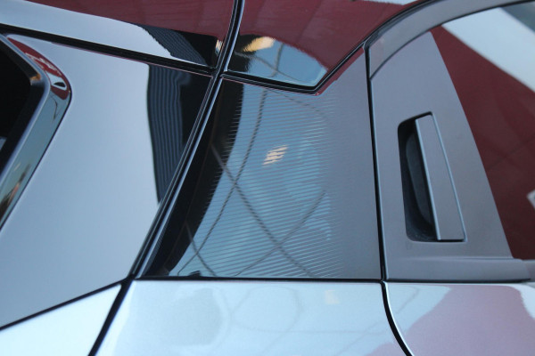 Alfa Romeo junior ELETTRICA SPECIALE 156PK 54 kWh | "SABELT" SPORTSTOELEN ELEKTRISCH VERSTELBAAR MET LEDEREN/ALCANTARA BEKLEDING | PANORAMISCH SCHUIF/KANTEL DAK | BICOLOR DAK (ZWART DAK) | WARMTEPOMP | TECHNOLOGIE PAKKET (O.A. FULL LED ADAPTIVE MATRIX KOPLAMPEN/DODEHOEK DETECTIE/DRAADLOZE TELEFOONLADER/ACHTERUITRIJ CAMERA/PARKEERSENSOREN VOOR, ACHTER,ZIJKANT) | DRAADLOZE APPLE CARPLAY/ANDROID AUTO | CLIMATE CONTROL | ELEKTRISCH BEDIENBARE ACHTERKLEP | STOEL VERWARMING | ELEKTRISCH BEDIENBARE VOORSTOEL | VERKEERSBORDEN HERKENNING | ADAPTIVE CRUISE CONTROL | KEYLESS ENTRY/START |