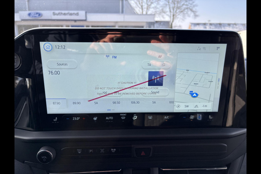 Ford Transit Custom 340 2.5 PHEV L2H1 Limited | 233pk | Kombi | Incl. BTW/BPM | 162 | Dubbele zijschuifdeur | Privacy Glass | Inklapbare trekhaak | 17 inch lichtmetalen velgen | Driver Assistance Pack Premium | Verwarmbaar stuurwiel