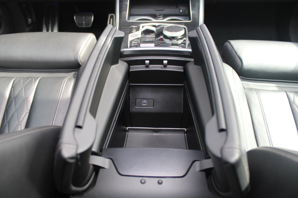 BMW X5 xDrive50e 490PK M-SPORT LAUNCH EDITION | PANORAMA SCHUIF/KANTEL DAK "SKY LOUNGE" | COMFORT STOELEN ELEKTRISCH VERSTELBAAR MET GEHEUGENFUNCTIE EN VERWARMBAAR VOOR EN ACHTER | LEDEREN BEKLEDING BMW INDIVIDUAL ZWART | EDELHOUT INTERIEURLIJSTEN | RIJASSISTENT-SYSTEEM DRIVING ASSISTANT PROFFESIONAL MET O.A. DODEHOEK DETECTIE EN ADAPTIVE CRUISE CONTROL | TRAVEL PAKKET | INNOVATIE-PAKKET: PARKEERASSISTENT-PAKKET PROFESSIONAL/ADAPTIEVE LED KOPLAMPEN/HARMAN/KARDON AUDIO SYSTEM/BMW LIVE PROFESSIONAL/RIJASSISTEN-SYSTEEM BMW GESTURE CONTROL/RIJSTROOK ASSISTENT/RIJSTROOKWISSEL ASSI