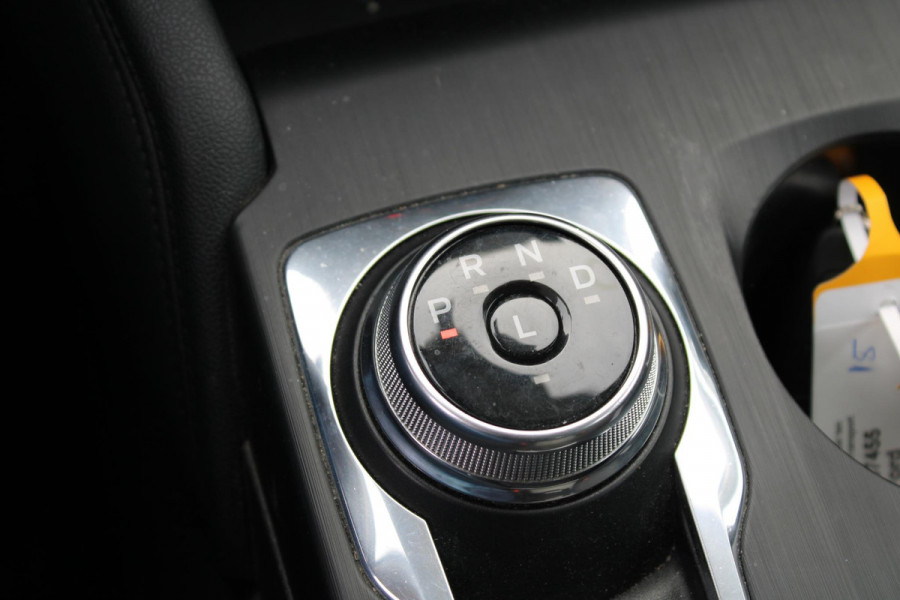 Ford Kuga 2.5 PHEV Titanium | Adaptive cruise control | Winter Pack | Dodehoeksensoren | Camera