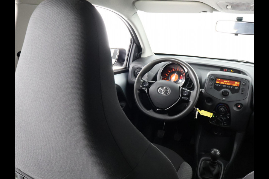 Toyota Aygo 1.0 VVT-i X SILVERLINE FUN AIRCO COMFORT PACK AIRCO.5 DRS .GARANTIE TOT 2031 !