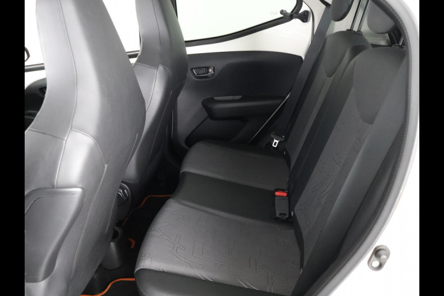 Toyota Aygo 1.0 VVT-i X-OTIC CABRIOLET 30.000 KM !! GARANTIE TOT 3-2029! LEDER.CARPLAY NAVI.AIRCO.LMV CAMERA !