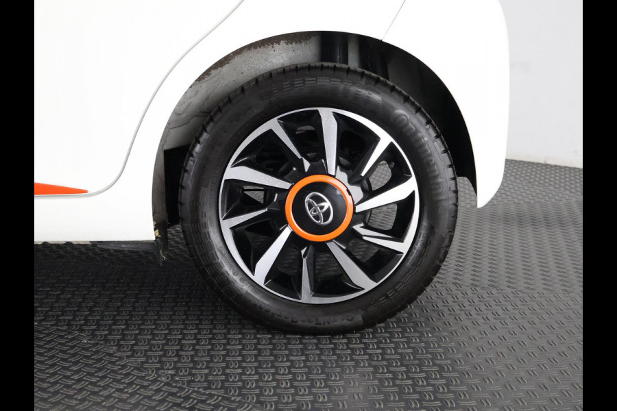 Toyota Aygo 1.0 VVT-i X-OTIC CABRIOLET 30.000 KM !! GARANTIE TOT 3-2029! LEDER.CARPLAY NAVI.AIRCO.LMV CAMERA !