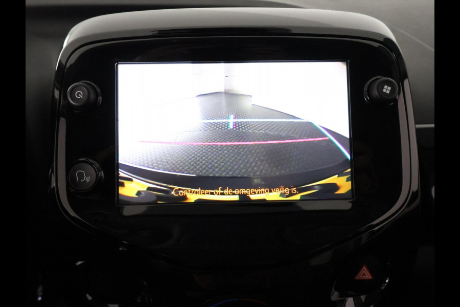 Toyota Aygo 1.0 VVT-i X-OTIC CABRIOLET 30.000 KM !! GARANTIE TOT 3-2029! LEDER.CARPLAY NAVI.AIRCO.LMV CAMERA !