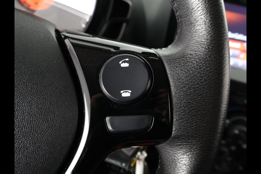 Toyota Aygo 1.0 VVT-i X-OTIC CABRIOLET 30.000 KM !! GARANTIE TOT 3-2029! LEDER.CARPLAY NAVI.AIRCO.LMV CAMERA !