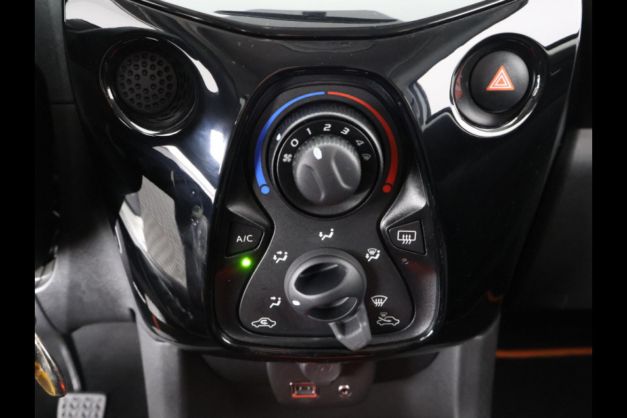 Toyota Aygo 1.0 VVT-i X-OTIC CABRIOLET 30.000 KM !! GARANTIE TOT 3-2029! LEDER.CARPLAY NAVI.AIRCO.LMV CAMERA !