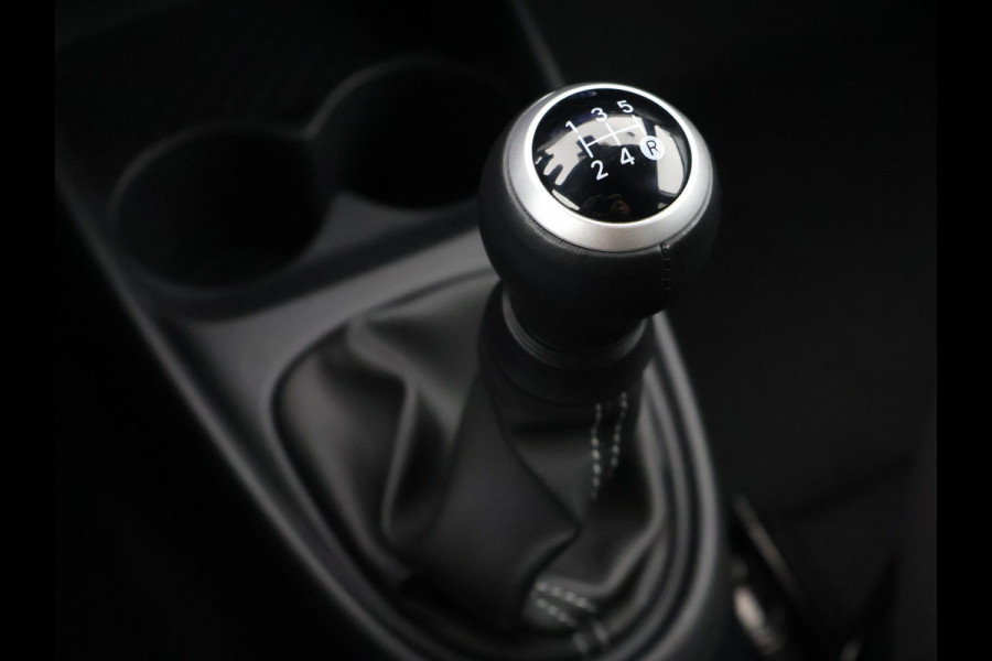 Toyota Aygo X VVT-i MT PLAY BLACK & WHITE 1e EIG GARANTIE 6-2034 CARPLAY NAVI.ADAPTIVE CRUISE.CAMERA