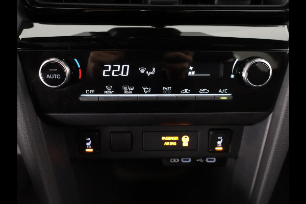 Toyota Yaris Cross 1.5 HYBRIDE DYNAMIC LUXERY BITONE GARANTIE 4-2034 * BLIND SPOT . NAVI.CAMERA. PDC V+A.