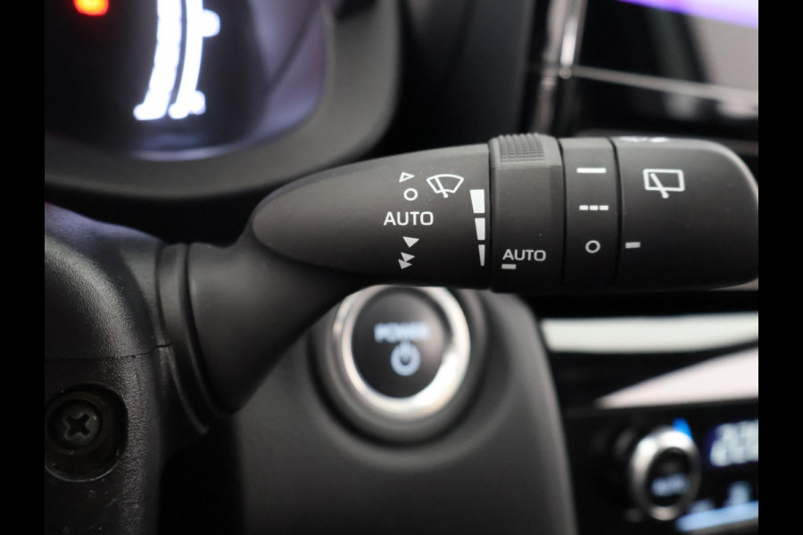 Toyota Yaris Cross 1.5 HYBRIDE DYNAMIC LUXERY BITONE GARANTIE 4-2034 * BLIND SPOT . NAVI.CAMERA. PDC V+A.