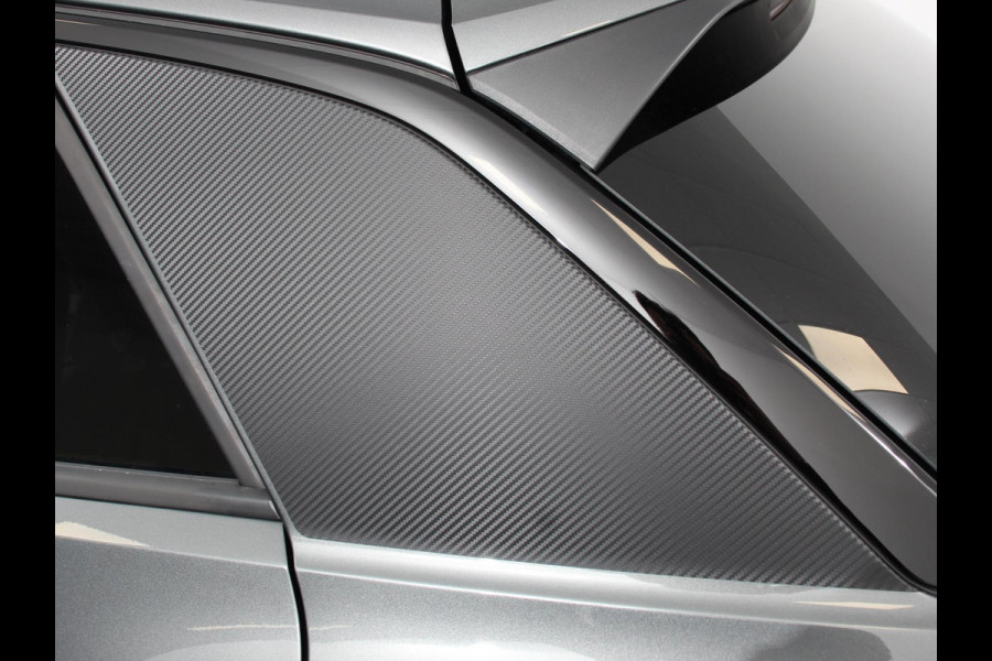 Volkswagen T-Roc 1.5 TSI DSG R-Line + Design pakket Black style | Panorama dak | Trekhaak | Navigatie | Apple Carplay/Android Auto | Climate control