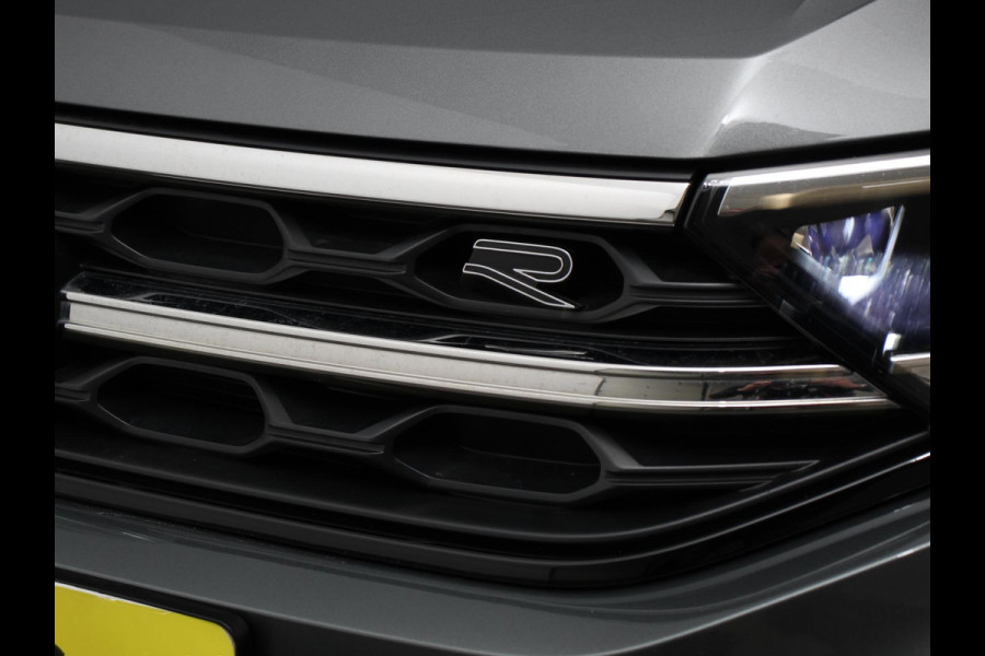 Volkswagen T-Roc 1.5 TSI DSG R-Line + Design pakket Black style | Panorama dak | Trekhaak | Navigatie | Apple Carplay/Android Auto | Climate control