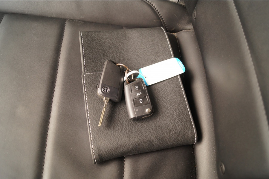 Volkswagen T-Cross 1.0 TSI Life -LEER-NAVI-PDC-CAM-