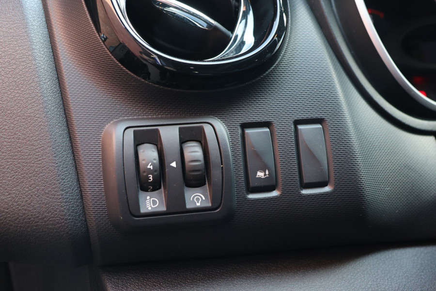 Opel Vivaro 1.6 CDTI L2H1 DC Irmscher 108/200 | Marge | BTW / BPM Vrij | Dubbel cabine | 5-Zitter | Camera | Navigatie | Stoelverwarming | Trekhaak | Alcantara | Nieuwe APK | NAP Logisch | Dealer onderhouden