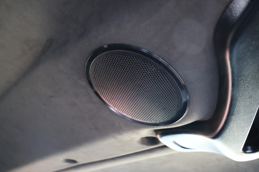 Opel Vivaro 1.6 CDTI L2H1 DC Irmscher 108/200 | Marge | BTW / BPM Vrij | Dubbel cabine | 5-Zitter | Camera | Navigatie | Stoelverwarming | Trekhaak | Alcantara | Nieuwe APK | NAP Logisch | Dealer onderhouden