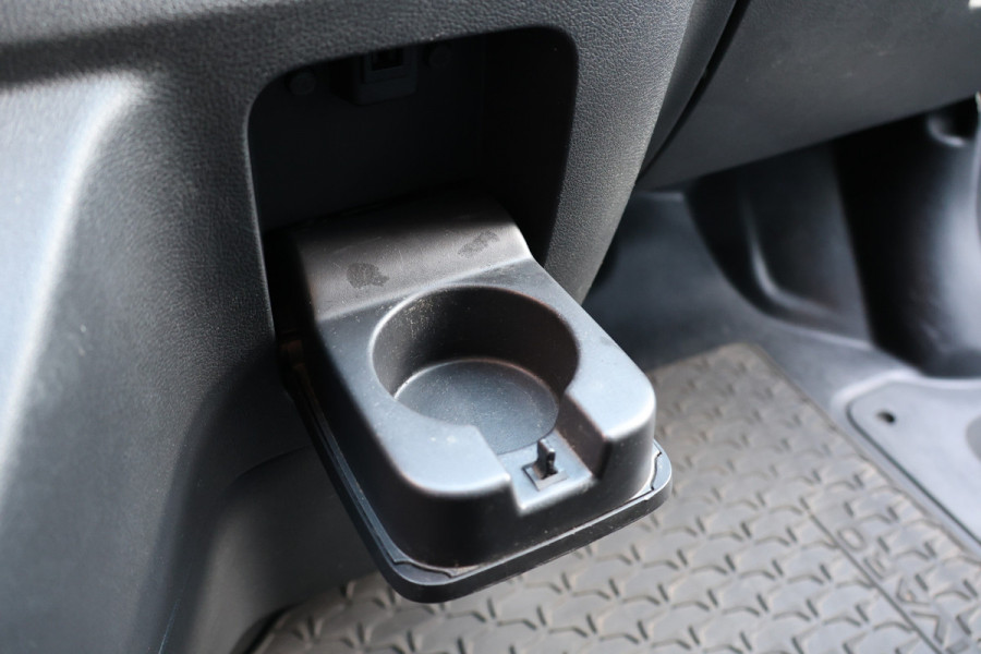 Opel Vivaro 1.6 CDTI L2H1 DC Irmscher 108/200 | Marge | BTW / BPM Vrij | Dubbel cabine | 5-Zitter | Camera | Navigatie | Stoelverwarming | Trekhaak | Alcantara | Nieuwe APK | NAP Logisch | Dealer onderhouden