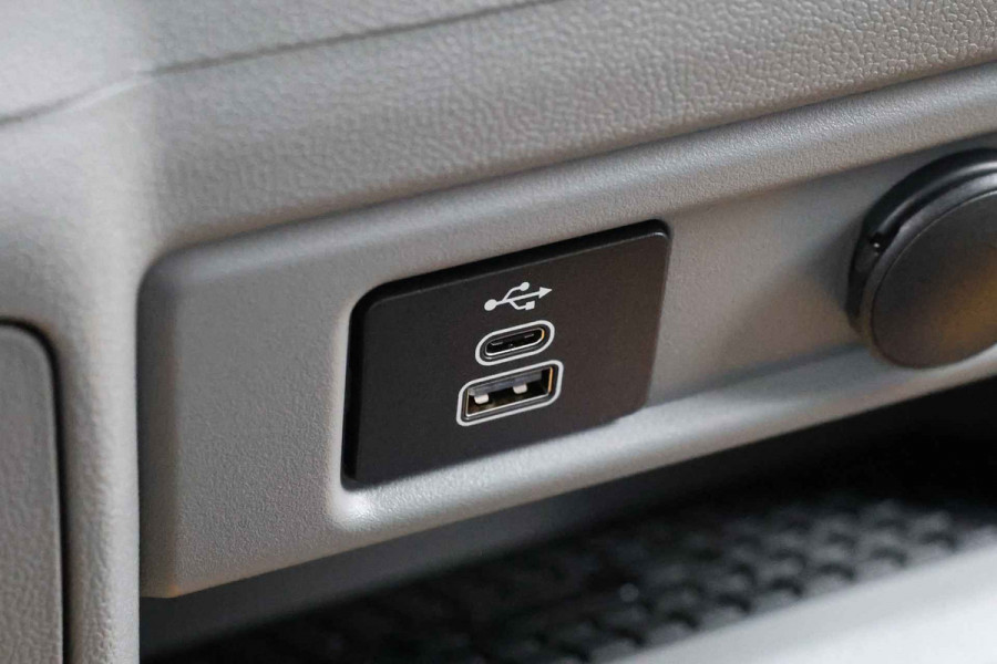 Ford Transit Custom 320 2.0 TDCI 150 PK L2H1 Limited DC | Dubbel Cabine | ACC | Blind Spot | Navigatie | Camera | CarPlay | Lane Assist |  | Glaslook panelen | Verlengde fabrieksgarantie tot 12-2029