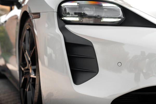 Porsche Taycan Sport Turismo | Krijt grijs | Pano | Sport design | Luchtvering | 21'' GTS
