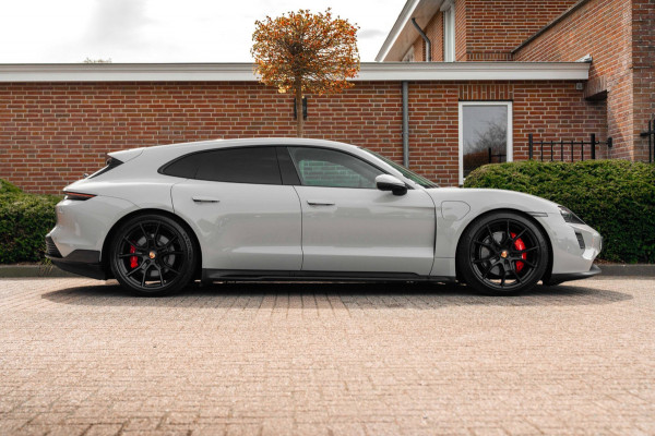 Porsche Taycan Sport Turismo | Krijt grijs | Pano | Sport design | Luchtvering | 21'' GTS