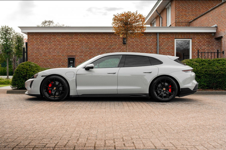 Porsche Taycan Sport Turismo | Krijt grijs | Pano | Sport design | Luchtvering | 21'' GTS