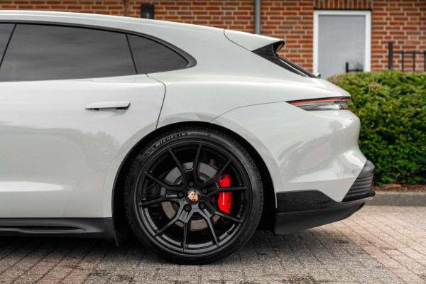 Porsche Taycan Sport Turismo | Krijt grijs | Pano | Sport design | Luchtvering | 21'' GTS