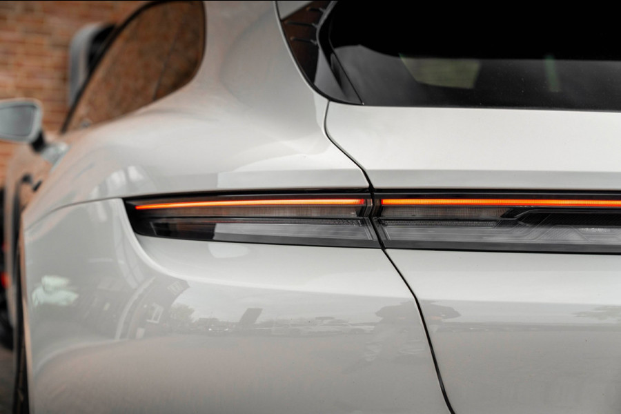 Porsche Taycan Sport Turismo | Krijt grijs | Pano | Sport design | Luchtvering | 21'' GTS