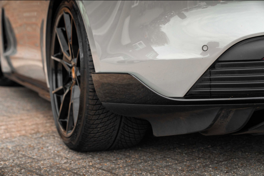 Porsche Taycan Sport Turismo | Krijt grijs | Pano | Sport design | Luchtvering | 21'' GTS