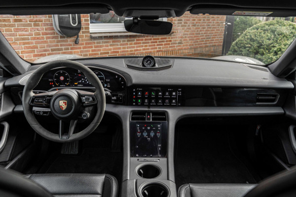 Porsche Taycan Sport Turismo | Krijt grijs | Pano | Sport design | Luchtvering | 21'' GTS
