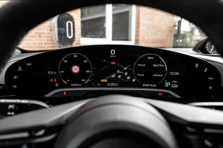 Porsche Taycan Sport Turismo | Krijt grijs | Pano | Sport design | Luchtvering | 21'' GTS