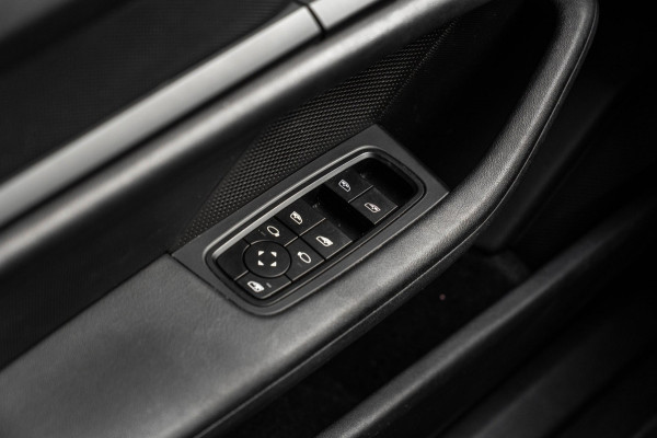 Porsche Taycan Sport Turismo | Krijt grijs | Pano | Sport design | Luchtvering | 21'' GTS