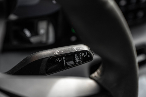 Porsche Taycan Sport Turismo | Krijt grijs | Pano | Sport design | Luchtvering | 21'' GTS