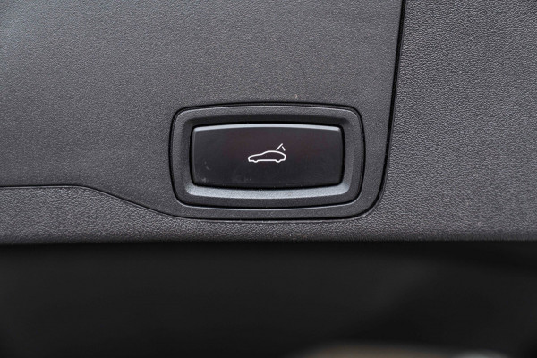 Porsche Taycan Sport Turismo | Krijt grijs | Pano | Sport design | Luchtvering | 21'' GTS