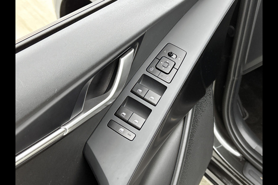 Kia Niro EV 64.8 KWh / Nieuw model / SOH 100% Light Edition / Cruise-Adaptief / Navi Full Map / Apple Carplay / Airconditioning Fabrieksgarantie