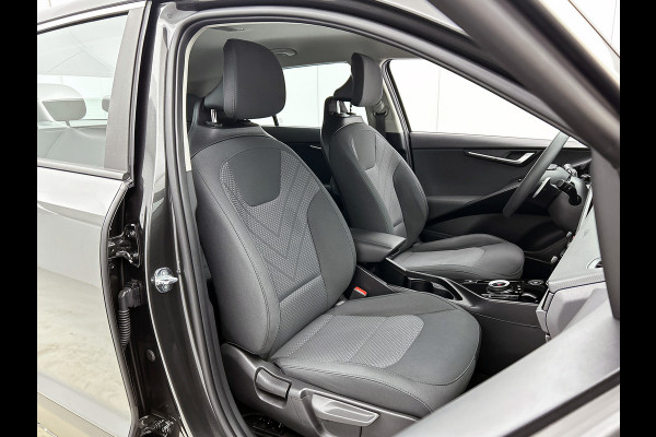Kia Niro EV 64.8 KWh / Nieuw model / SOH 100% Light Edition / Cruise-Adaptief / Navi Full Map / Apple Carplay / Airconditioning Fabrieksgarantie
