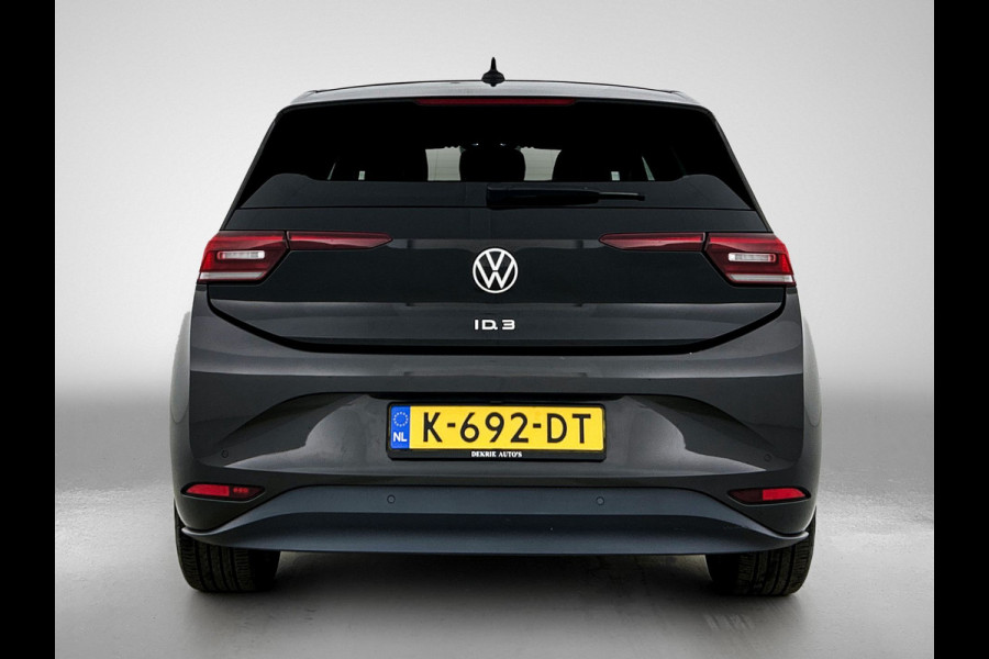Volkswagen ID.3 First Plus 58 kWh / Trekhaak / Pdc+Camera / Xenon / Airco-ecc / Radio multimedia / Navigatie / Apk 12-2026