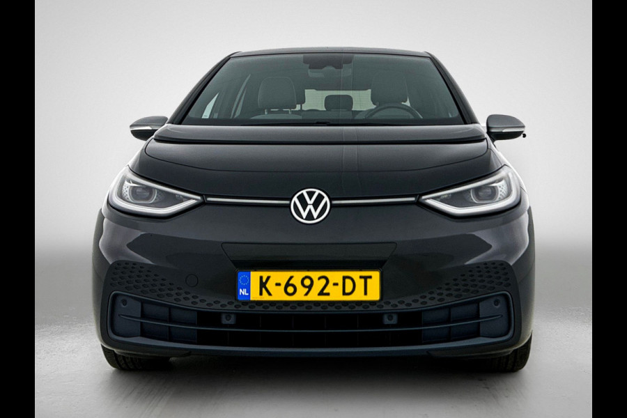 Volkswagen ID.3 First Plus 58 kWh / Trekhaak / Pdc+Camera / Xenon / Airco-ecc / Radio multimedia / Navigatie / Apk 12-2026