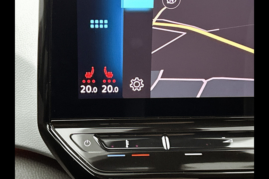 Volkswagen ID.3 First Plus 58 kWh / Trekhaak / Pdc+Camera / Xenon / Airco-ecc / Radio multimedia / Navigatie / Apk 12-2026