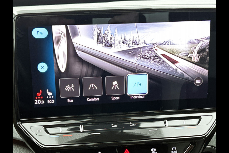 Volkswagen ID.3 First Plus 58 kWh / Trekhaak / Pdc+Camera / Xenon / Airco-ecc / Radio multimedia / Navigatie / Apk 12-2026