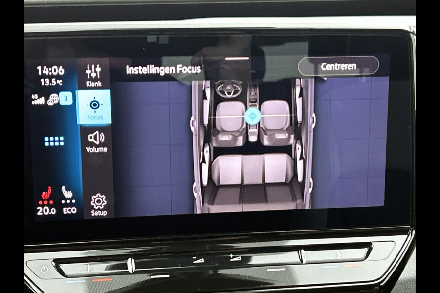 Volkswagen ID.3 First Plus 58 kWh / Trekhaak / Pdc+Camera / Xenon / Airco-ecc / Radio multimedia / Navigatie / Apk 12-2026