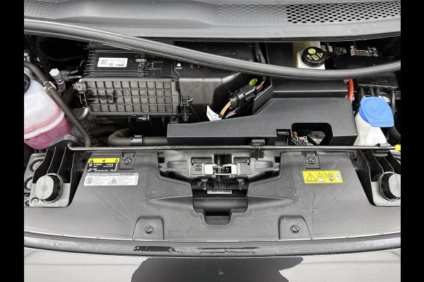 Volkswagen ID.3 First Plus 58 kWh / Trekhaak / Pdc+Camera / Xenon / Airco-ecc / Radio multimedia / Navigatie / Apk 12-2026