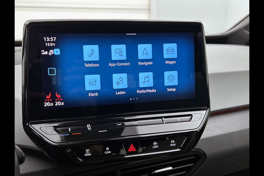Volkswagen ID.3 First Plus 58 kWh / Trekhaak / Pdc+Camera / Xenon / Airco-ecc / Radio multimedia / Navigatie / Apk 12-2026