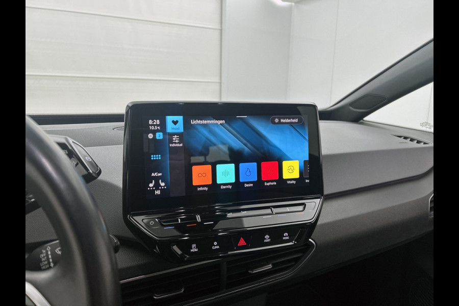 Volkswagen ID.3 Pro 62KWh Comfort / Navigatie / Pdc.V+A / Airco-ecc./ Xenon / Radio multimedia / Apk 08-2026