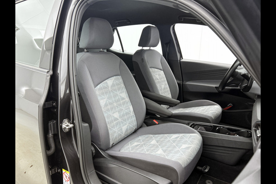 Volkswagen ID.3 Pro 62KWh Comfort / Navigatie / Pdc.V+A / Airco-ecc./ Xenon / Radio multimedia / Apk 08-2026