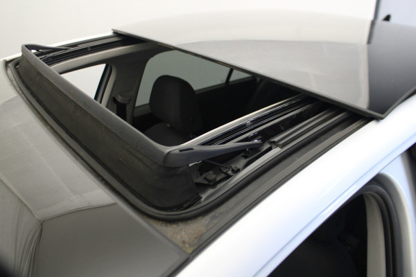 Volkswagen Golf 1.0 TSI Life Business |Pano|Stoel/stuur verw.|