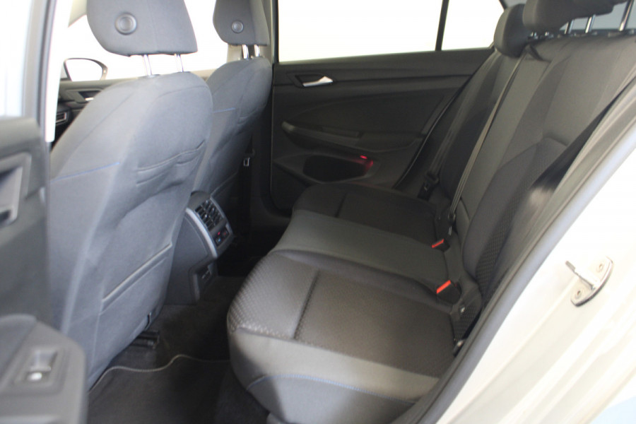 Volkswagen Golf 1.0 TSI Life Business |Pano|Stoel/stuur verw.|