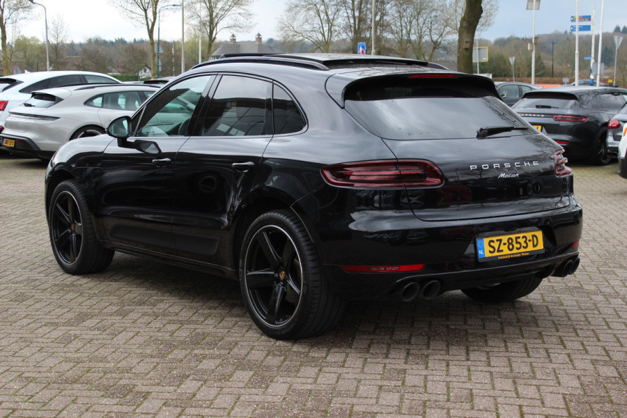 Porsche Macan 2.0 / NL Auto / Dealer onderhouden / Panoramadak / Camera / Luchtvering / Sportdesign+Chrono / 21'' / Adaptieve stoelen / CarPlay / Bose / DAB / Stoelverwarming / ACC