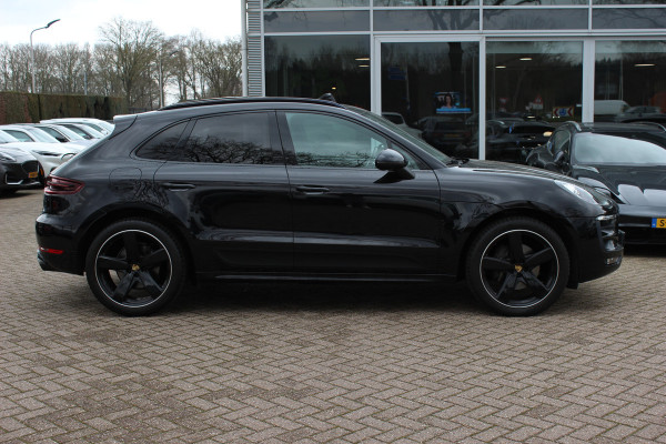 Porsche Macan 2.0 / NL Auto / Dealer onderhouden / Panoramadak / Camera / Luchtvering / Sportdesign+Chrono / 21'' / Adaptieve stoelen / CarPlay / Bose / DAB / Stoelverwarming / ACC