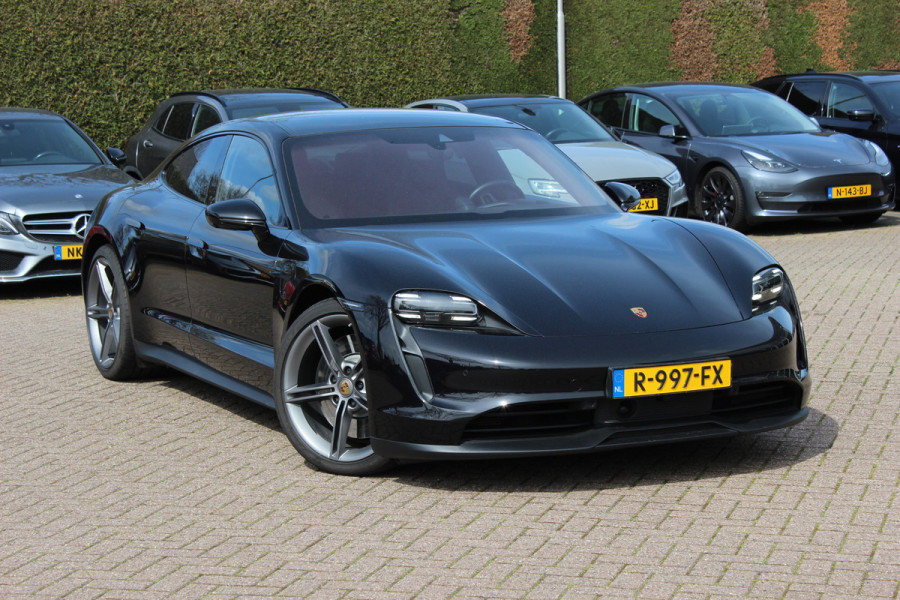 Porsche Taycan Performance 84 kWh / Panoramadak / 360Camera / Luchtvering / Sportchrono / 21'' / Bose / Keyless / Adaptieve Stoelen / Stuur+Stoelverwarming / Dodehoek / DAB / ACC