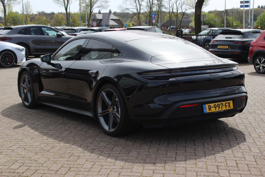 Porsche Taycan Performance 84 kWh / Panoramadak / 360Camera / Luchtvering / Sportchrono / 21'' / Bose / Keyless / Adaptieve Stoelen / Stuur+Stoelverwarming / Dodehoek / DAB / ACC