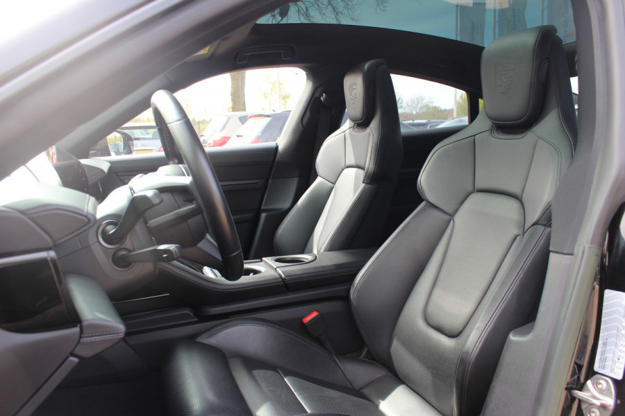 Porsche Taycan Performance 84 kWh / Panoramadak / 360Camera / Luchtvering / Sportchrono / 21'' / Bose / Keyless / Adaptieve Stoelen / Stuur+Stoelverwarming / Dodehoek / DAB / ACC